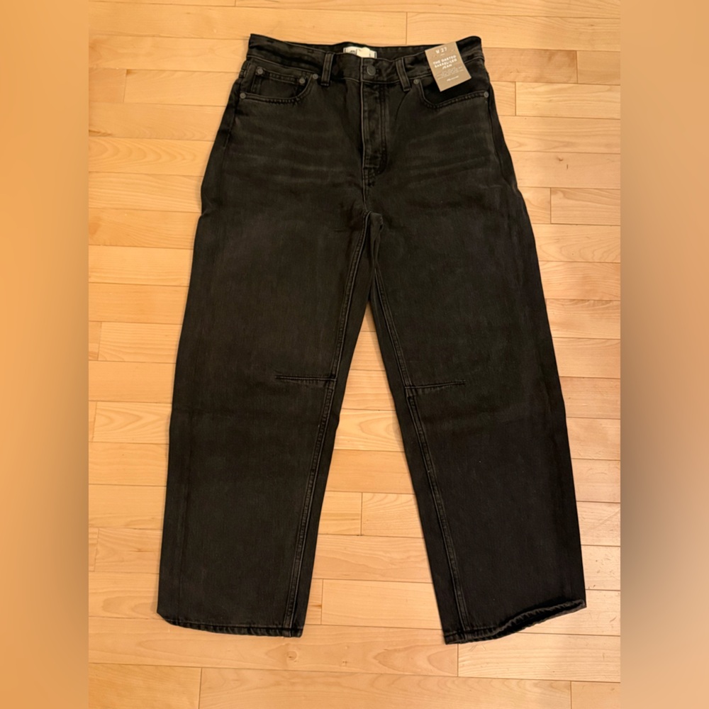 Madewell The Darted Barrel-Leg Jean - Picture 6 of 9